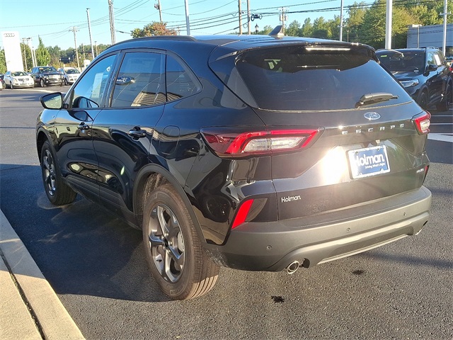 2026 Ford Escape ST-Line photo 4