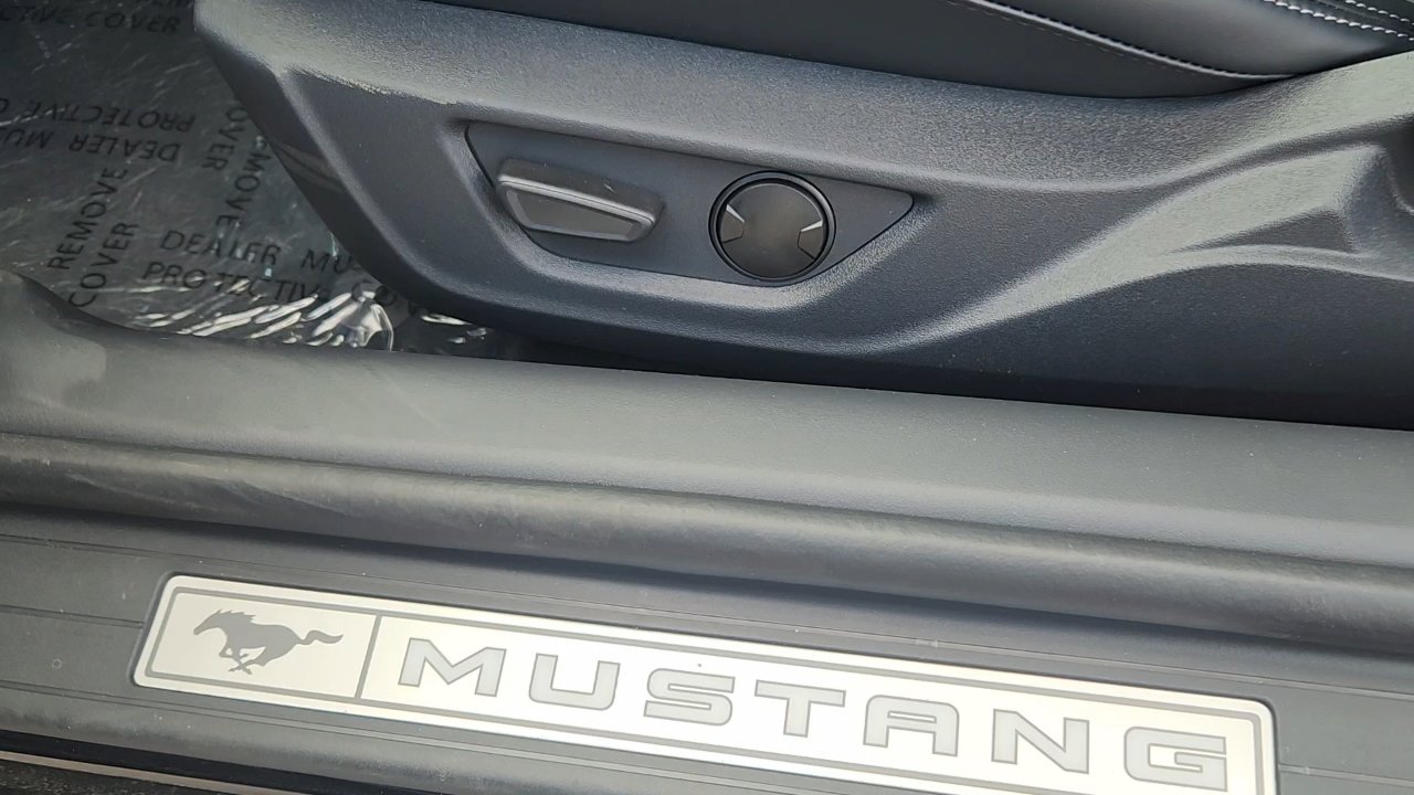 2025 Ford Mustang GT Premium photo 10