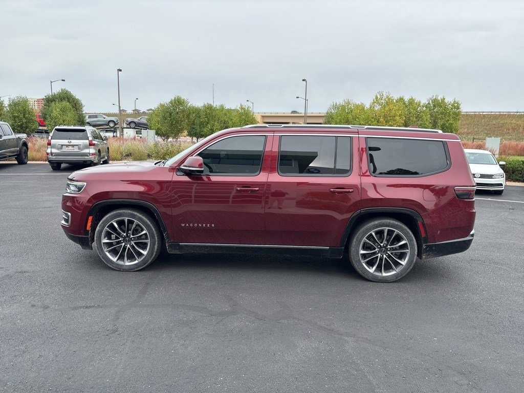 2022 Jeep Wagoneer Series III photo 2