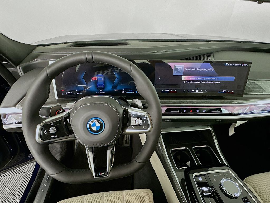 2026 Bmw 750e photo 10