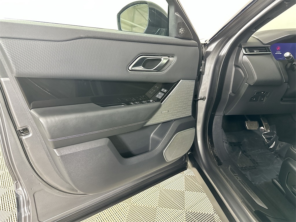 2019 Land Rover Range Rover Velar SE photo 20