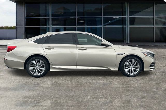 2018 Honda Accord LX photo 3