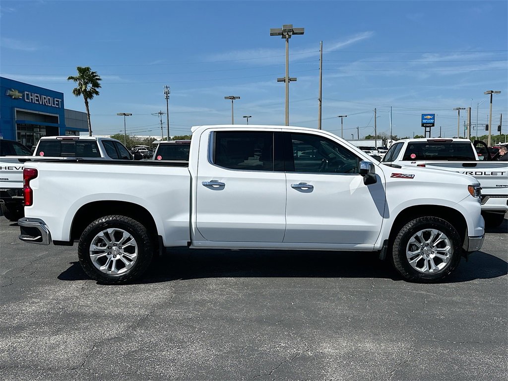 2025 Chevrolet Silverado 1500 LTZ photo 3