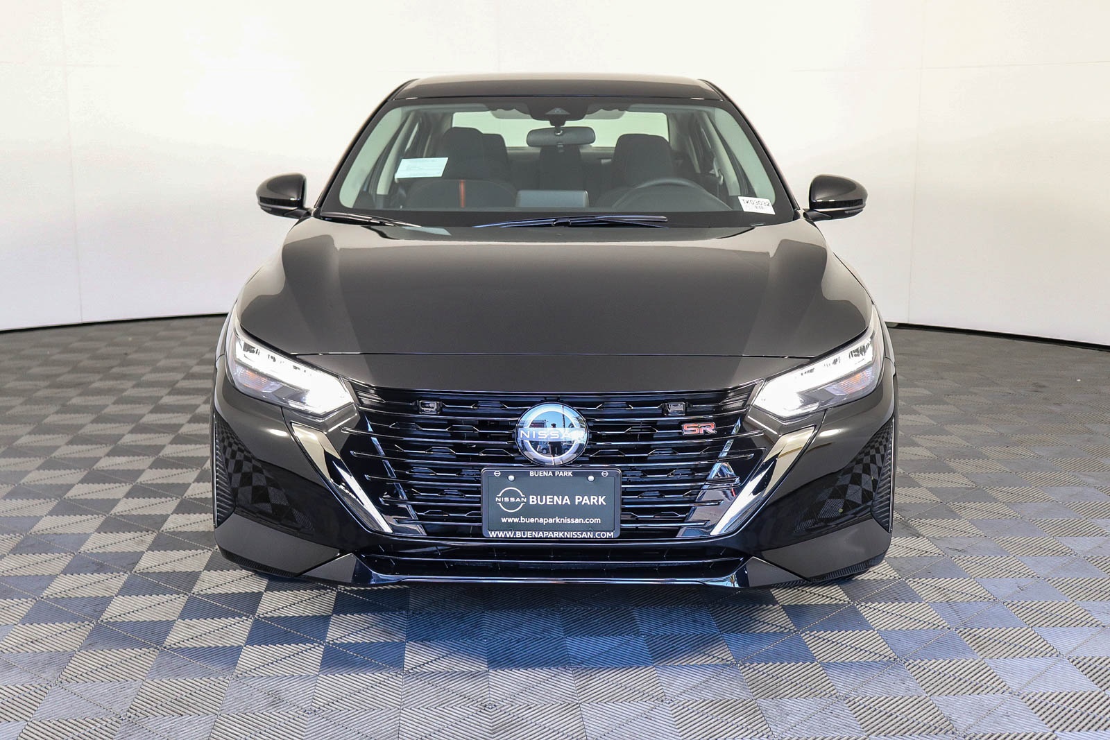 2025 Nissan Sentra SR photo 2