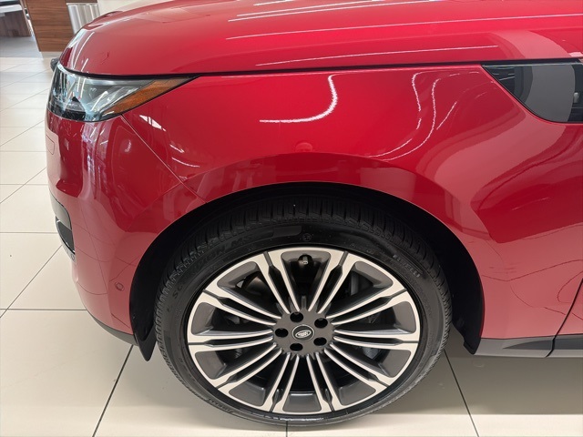 2025 Land Rover Range Rover Sport SE photo 2