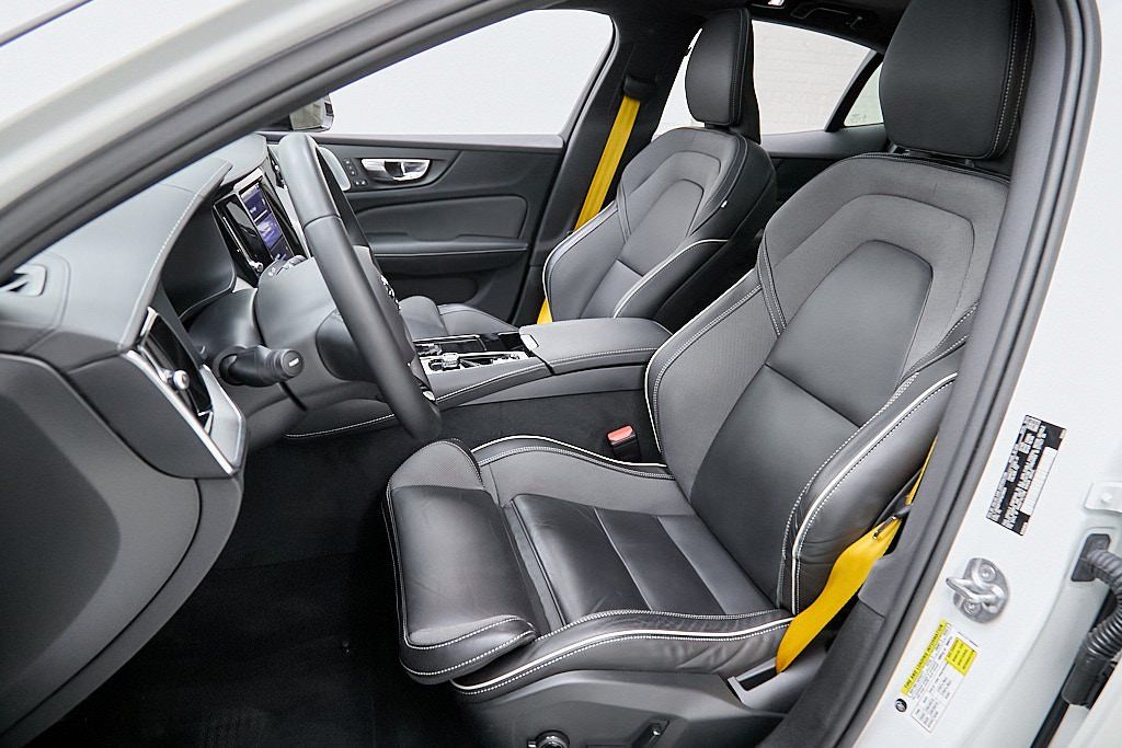 2023 VOLVO S60 - Image 16