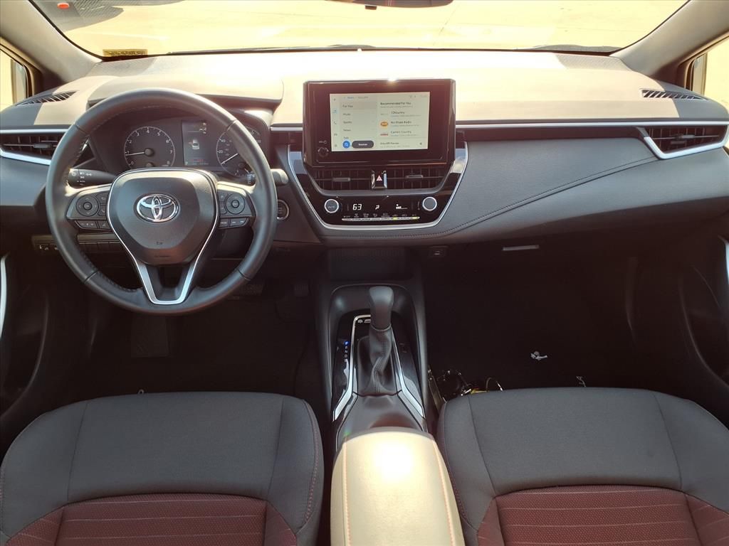 2025 Toyota Corolla SE photo 3