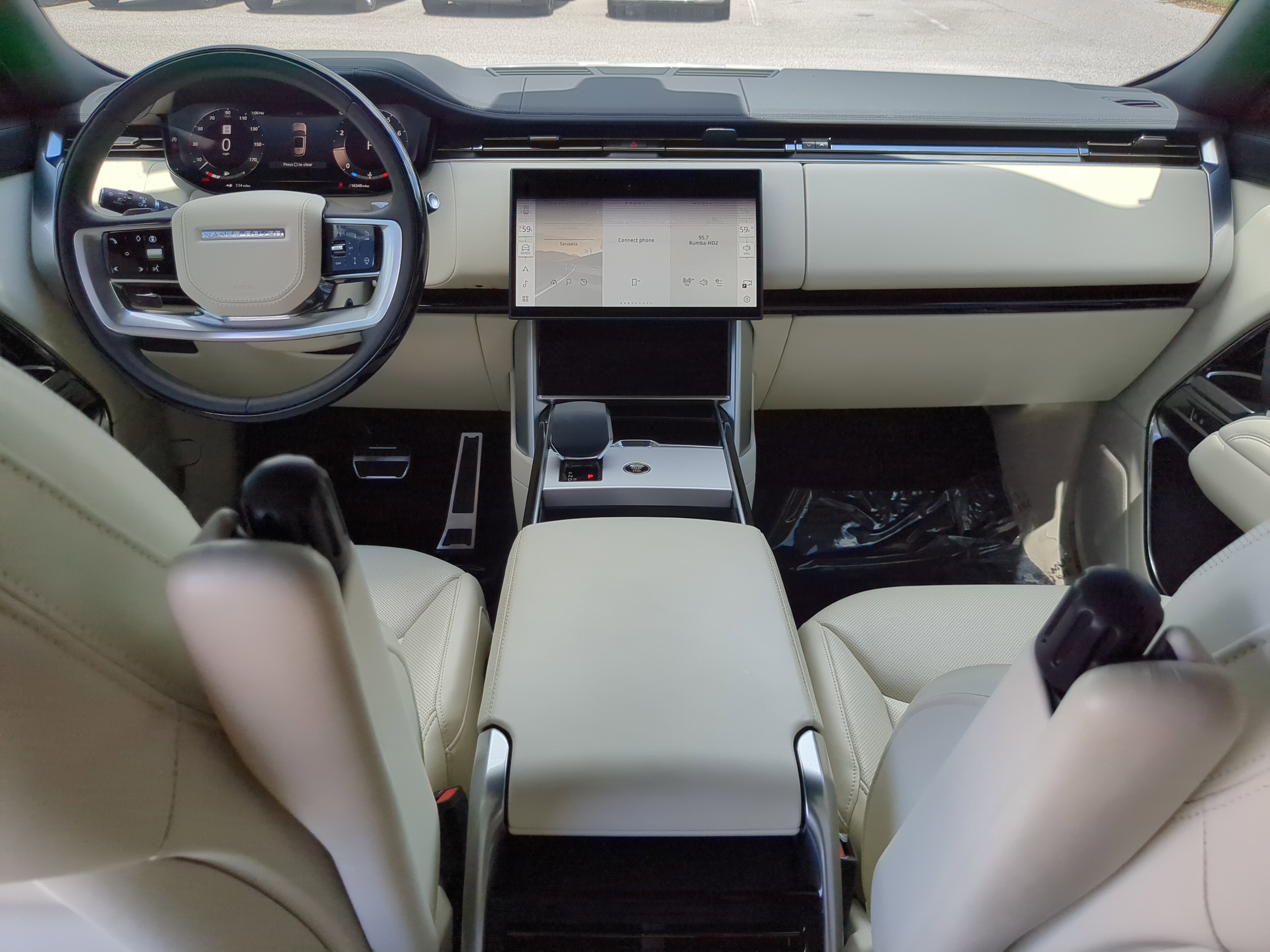 2025 Land Rover Range Rover SE photo 8