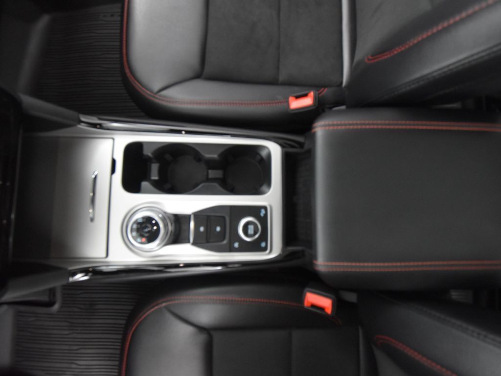 2024 Ford Explorer ST-Line photo 27