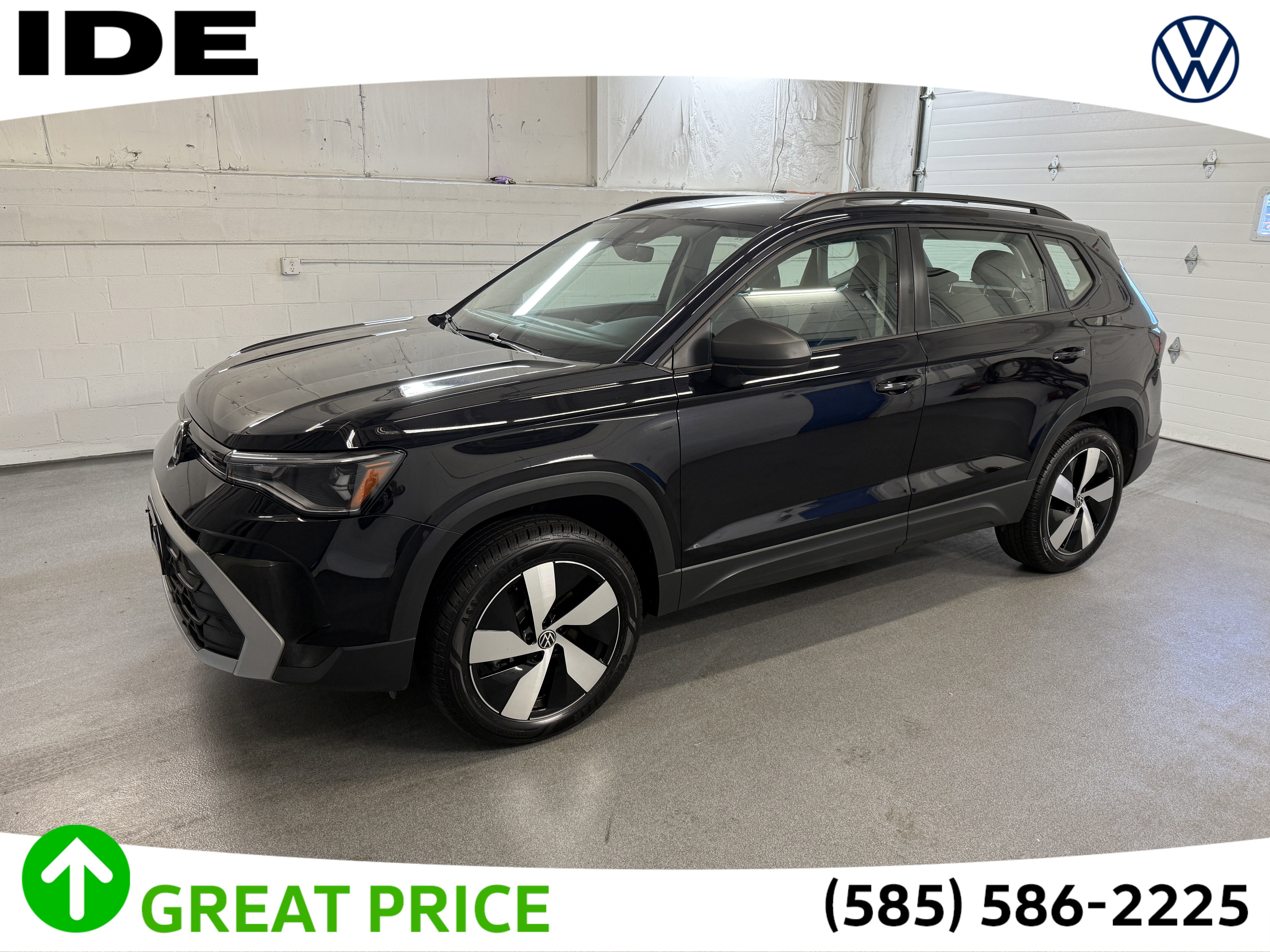 2025 Volkswagen Taos S's photo