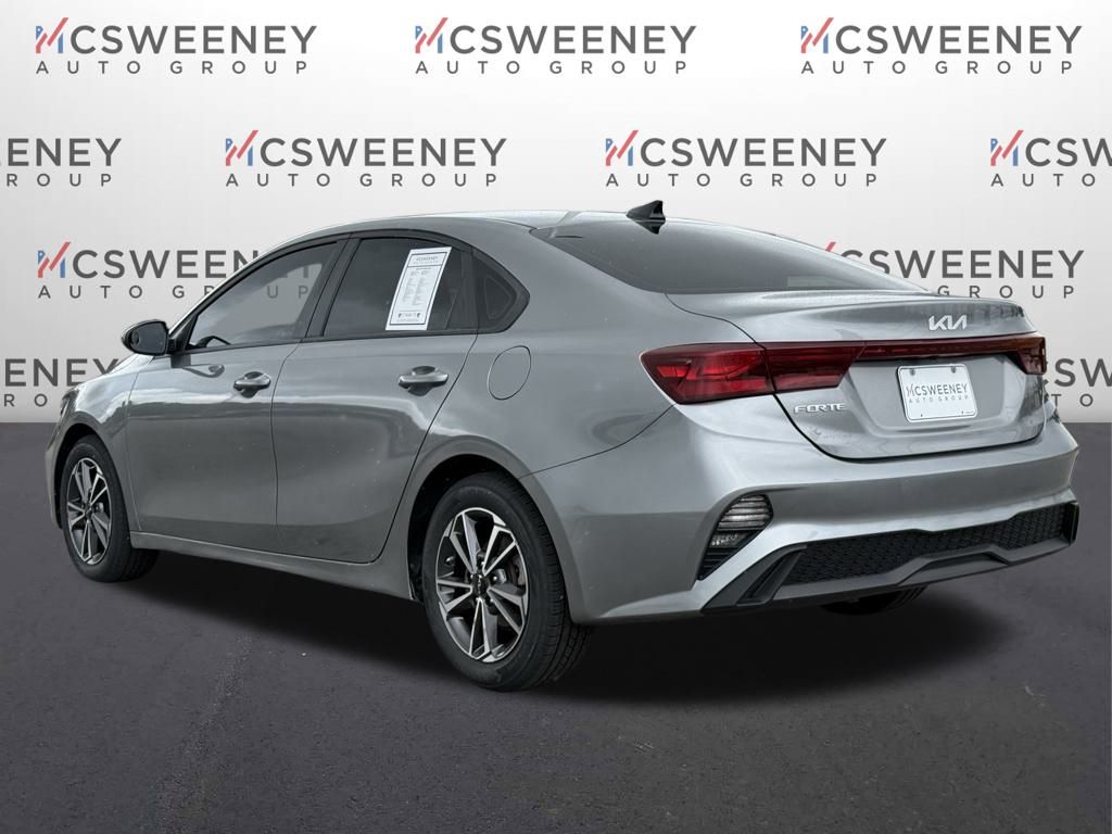 2022 Kia Forte LXS photo 3