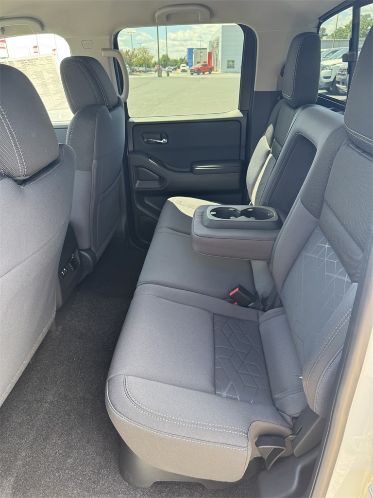 2025 Nissan Frontier Crew Cab SV photo 16