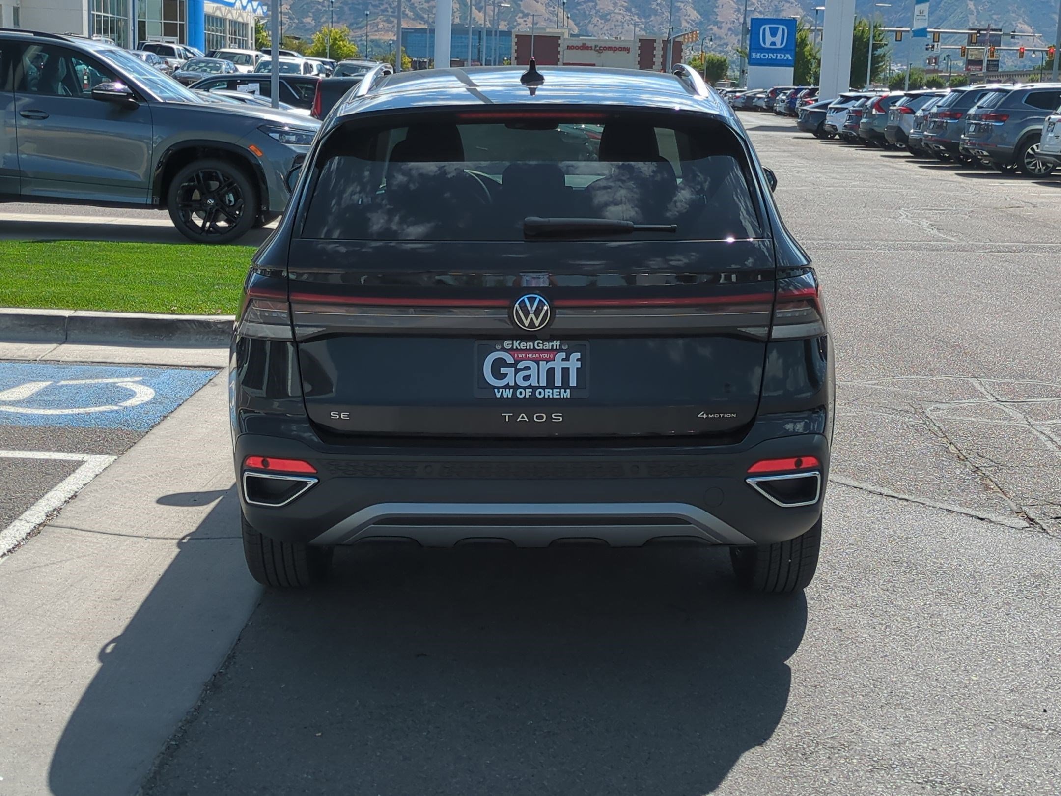 2025 Volkswagen Taos SE photo 3