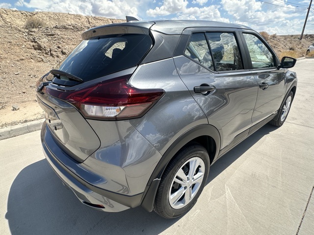 2025 Nissan Kicks Play S photo 8