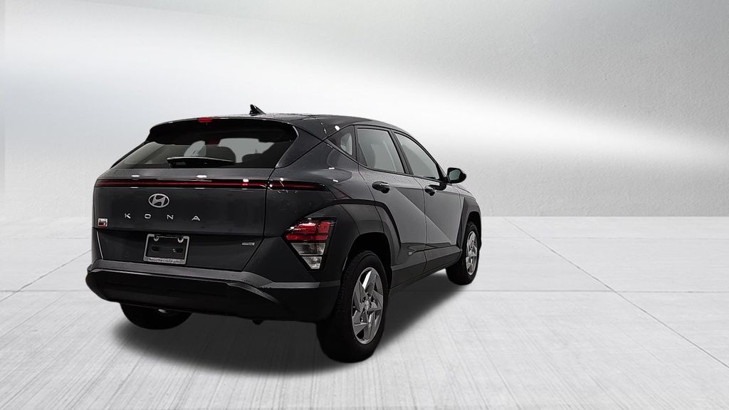 2026 Hyundai Kona SE photo 4