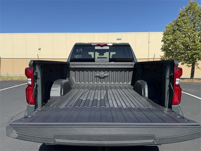 2026 Chevrolet Silverado 1500 High Country photo 4