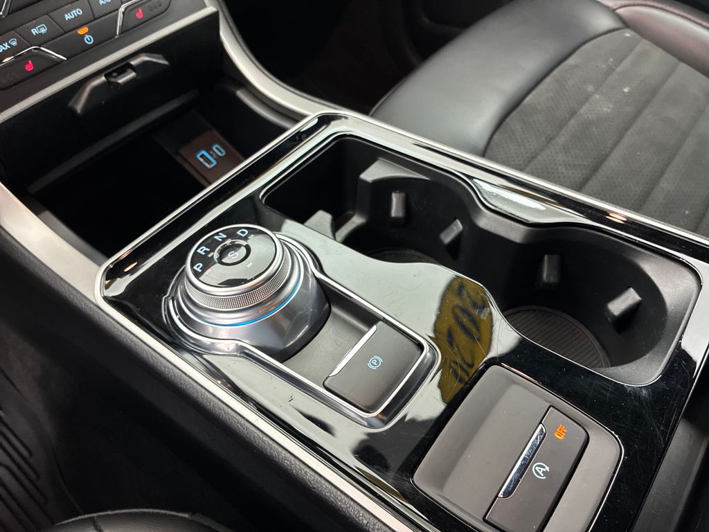 2020 Ford Edge ST photo 19