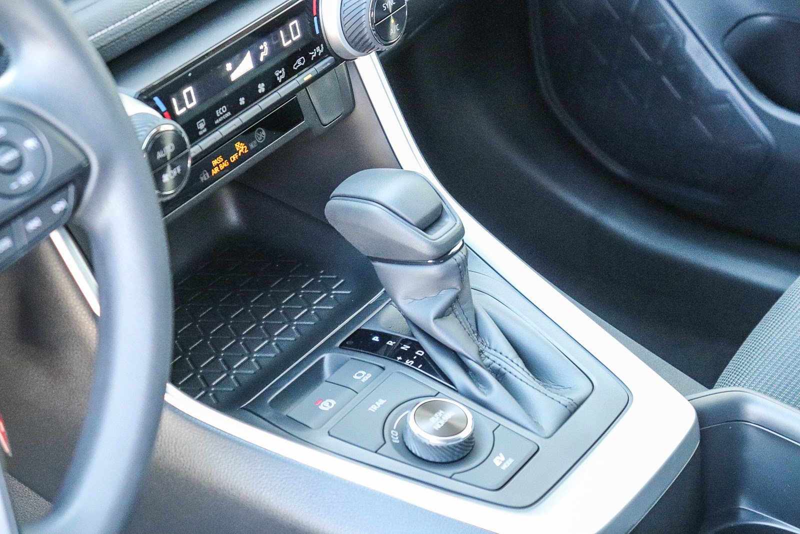 2025 Toyota RAV4 Hybrid LE photo 19