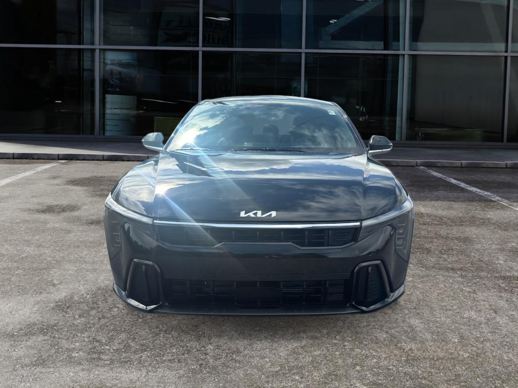 2025 Kia K4 GT-Line photo 2