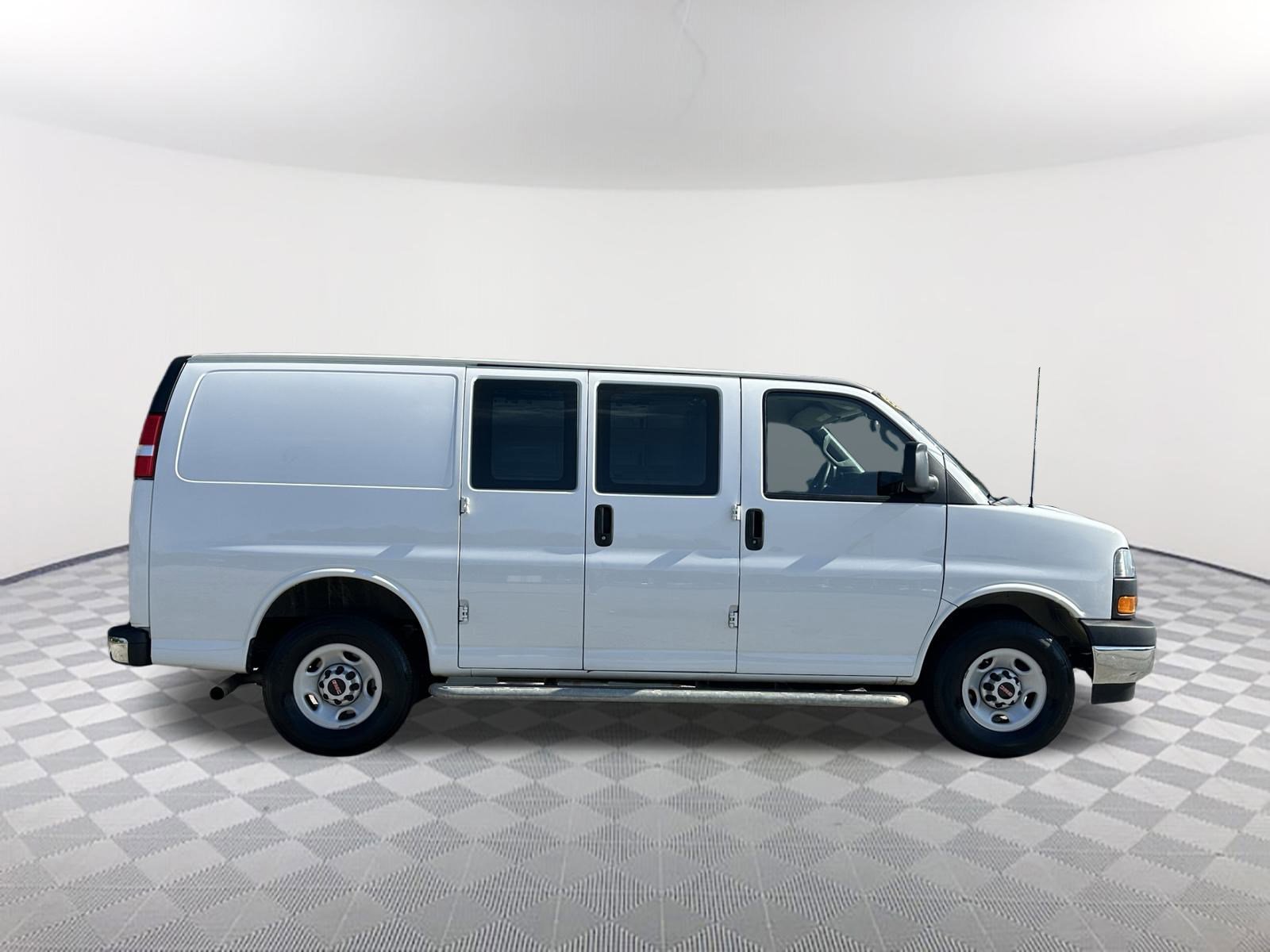 2023 Gmc Savana 2500 Cargo photo 2