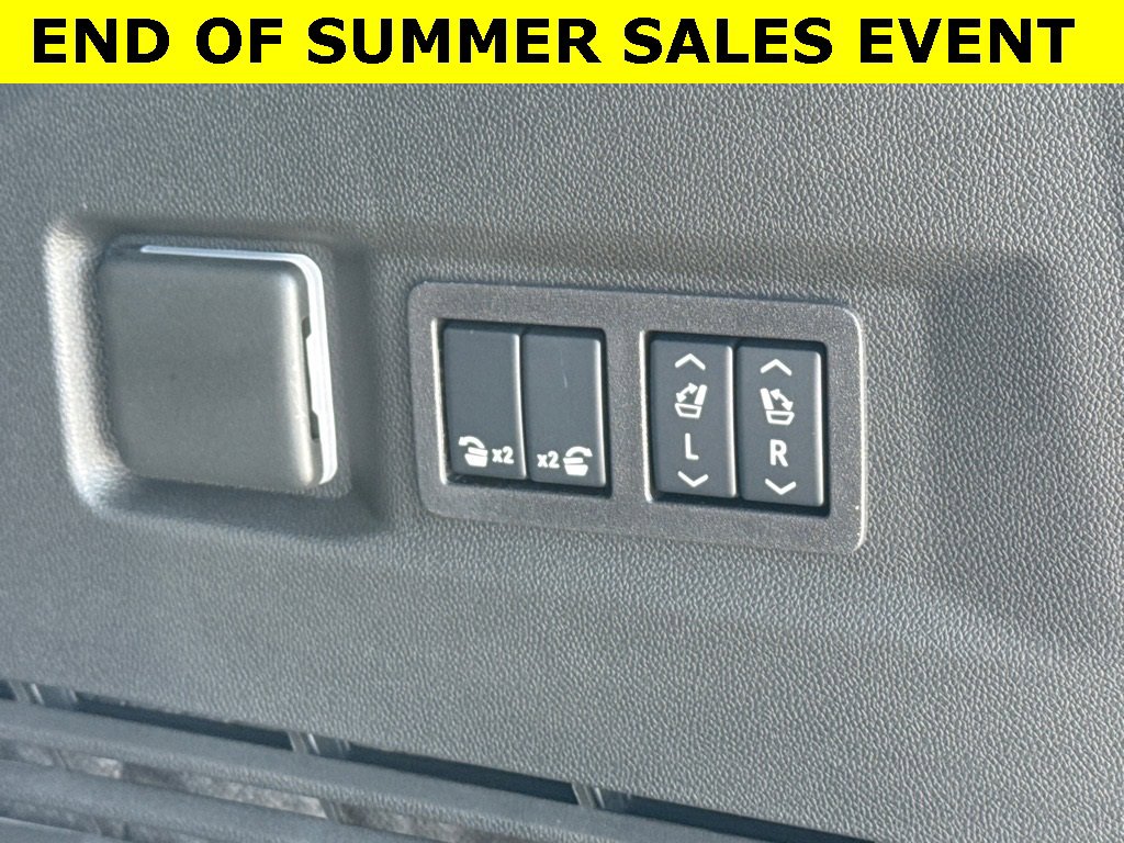 2025 Chevrolet Tahoe Premier photo 28