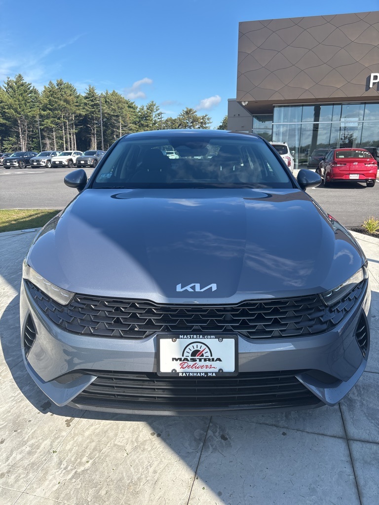 2022 Kia K5 LXS photo 2