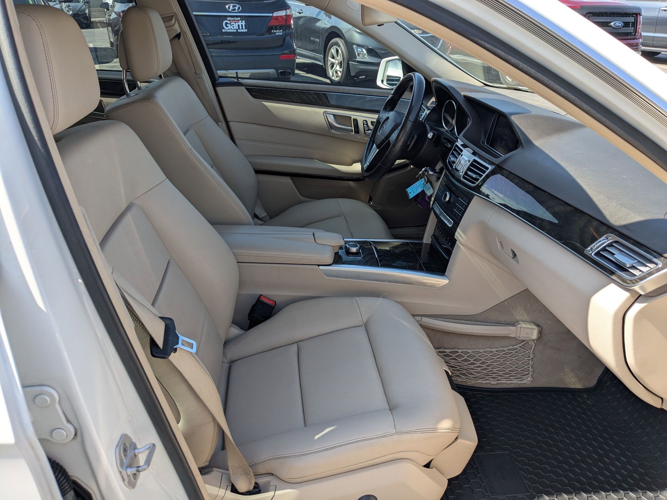 2016 Mercedes Benz E 350 photo 28