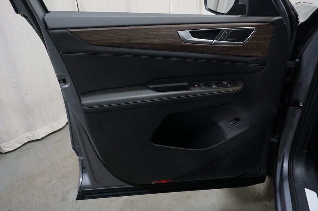 2025 Volkswagen Atlas SEL Premium R-Line photo 24