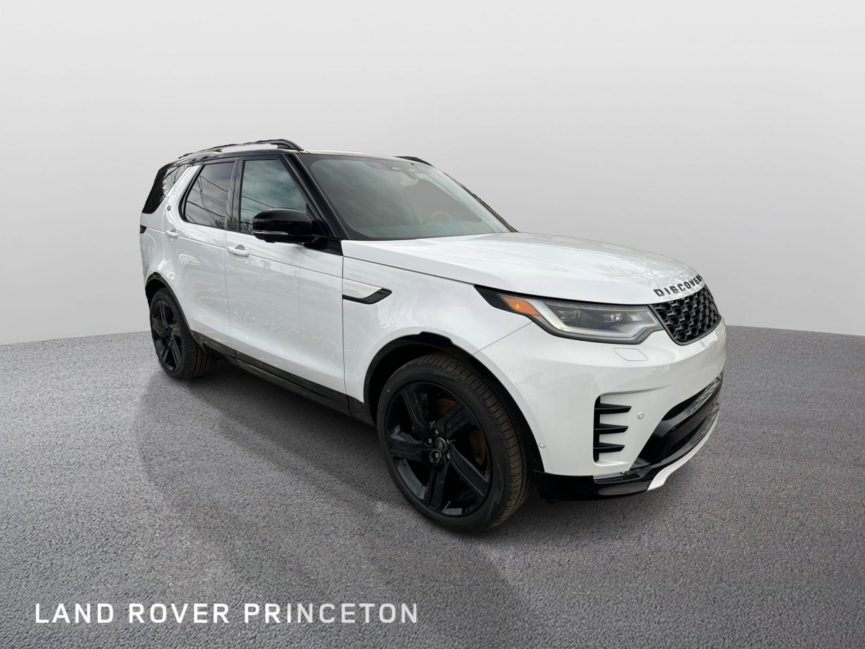 New 2025 Fuji White Land Rover Dynamic SE image 3