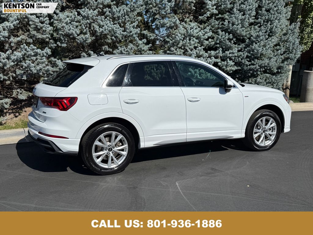 2025 Audi Q3 S line Premium photo 9