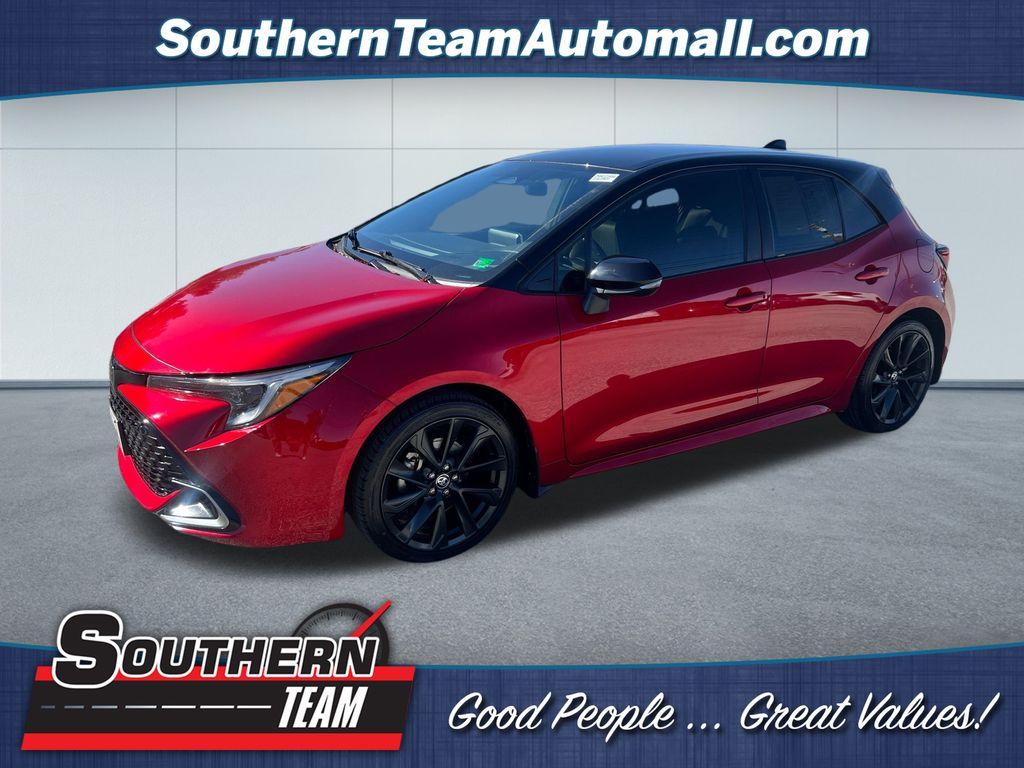 2024 Toyota Corolla Hatchback XSE's photo