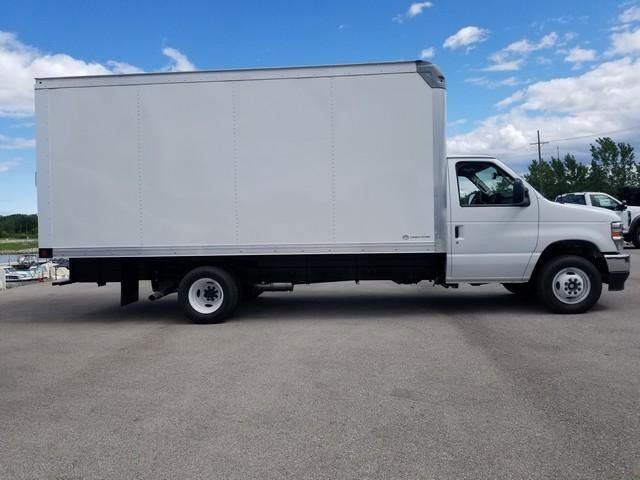 2026 Ford E-450 photo 2