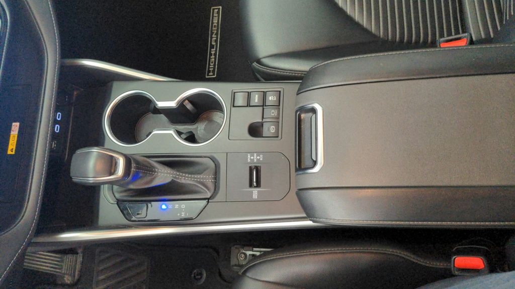 2023 Toyota Highlander XSE photo 19