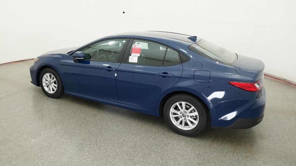2025 Toyota Camry LE photo 11