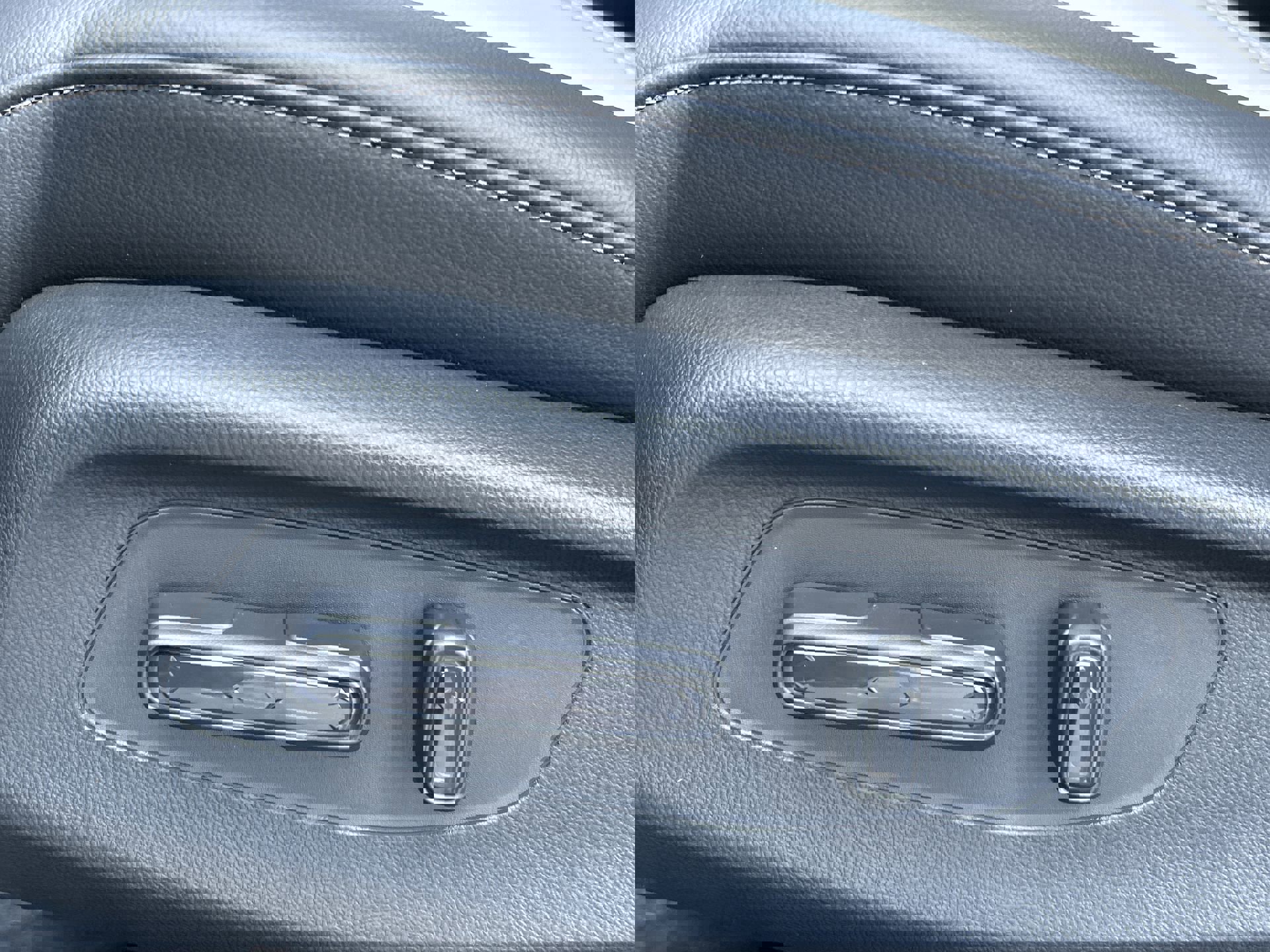 2026 Honda HR-V EX-L photo 11