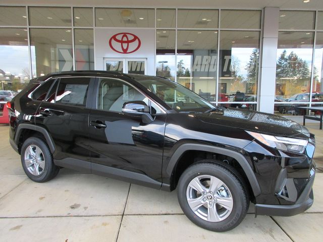 2025 Toyota RAV4 XLE's photo