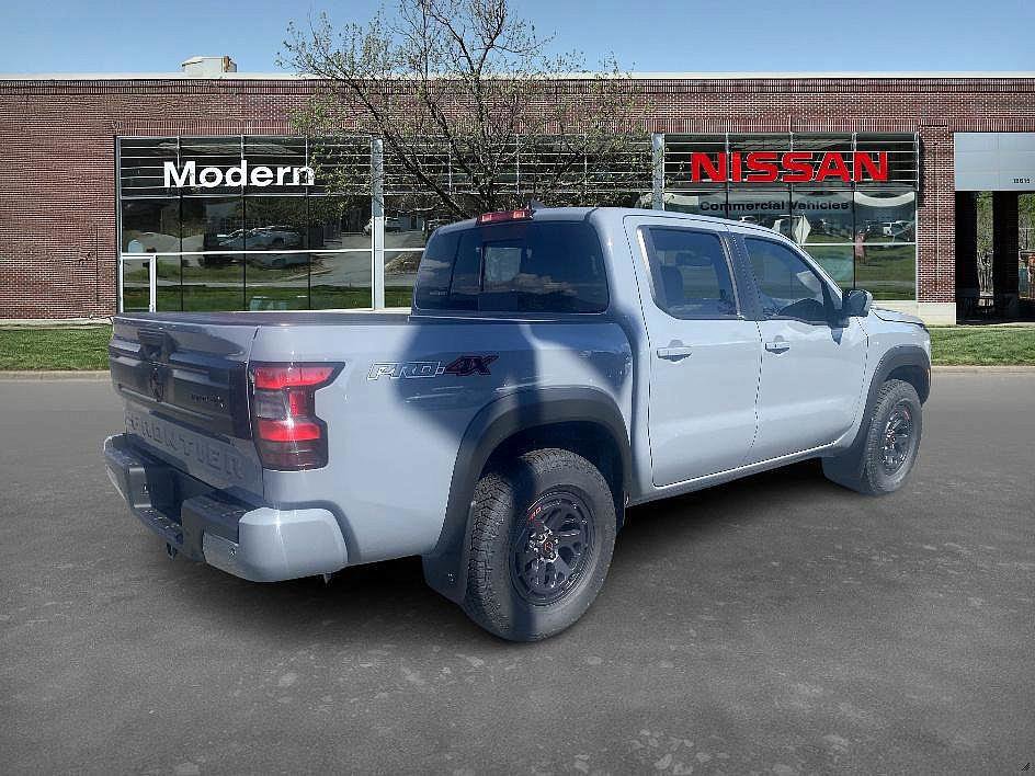 2026 Nissan Frontier Crew Cab PRO-4X photo 2