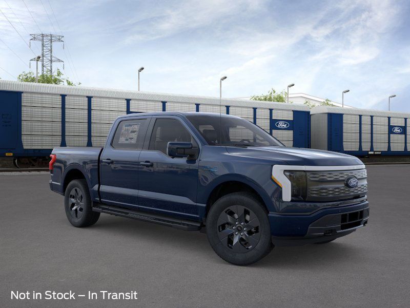2025 Ford F-150 Lightning Lariat photo 7