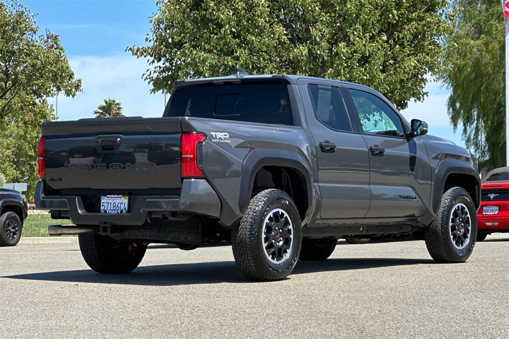 2025 Toyota Tacoma TRD Off-Road photo 4