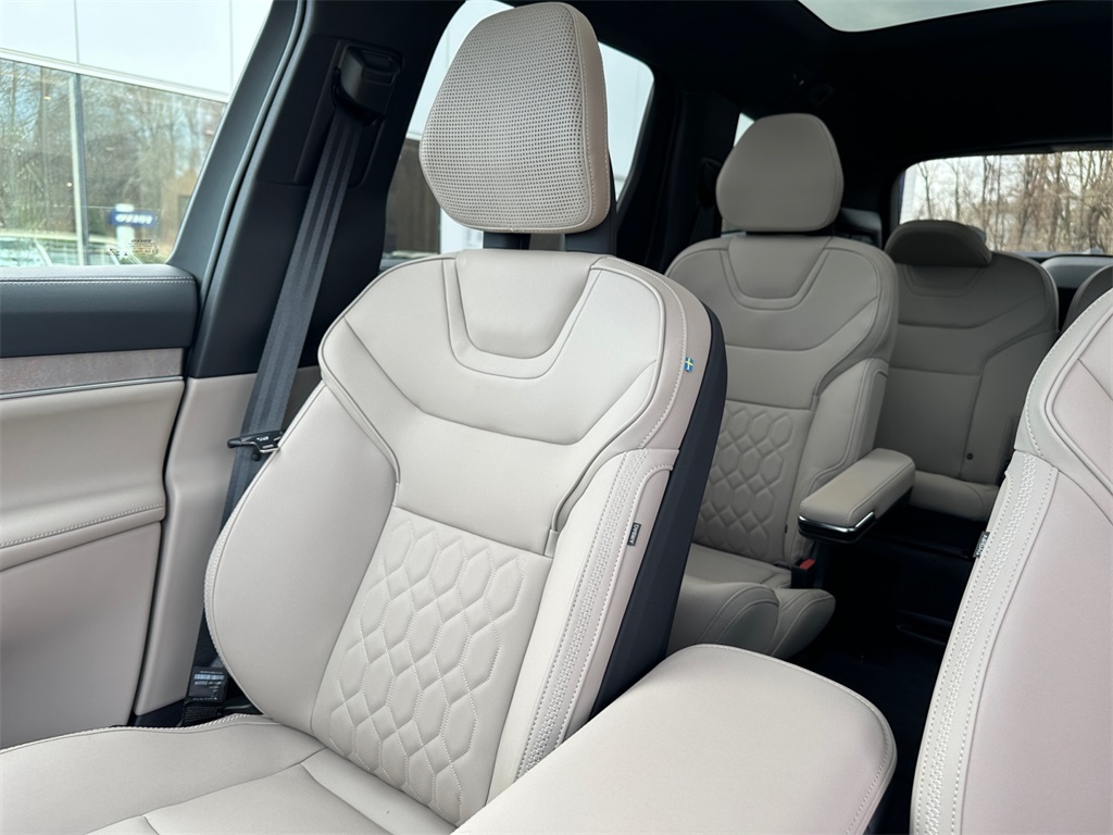 2025 Volvo EX90 Twin Motor Performance Ultra photo 17