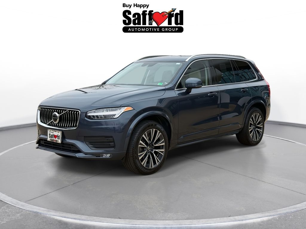 2022 Volvo XC90 Momentum's photo