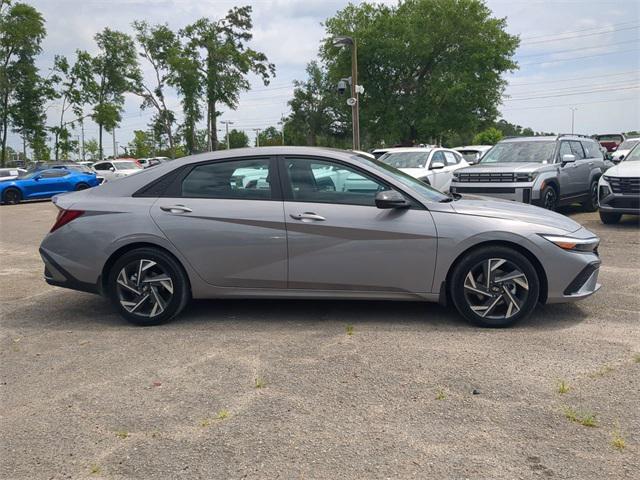 2025 Hyundai Elantra SEL Sport photo 4