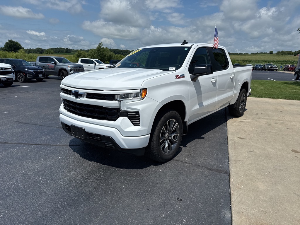 2023 Chevrolet Silverado 1500 RST photo 3