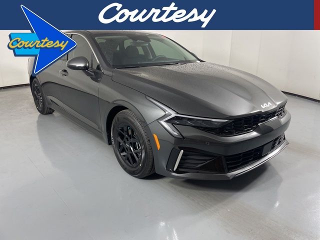 2026 Kia K5 LXS's photo