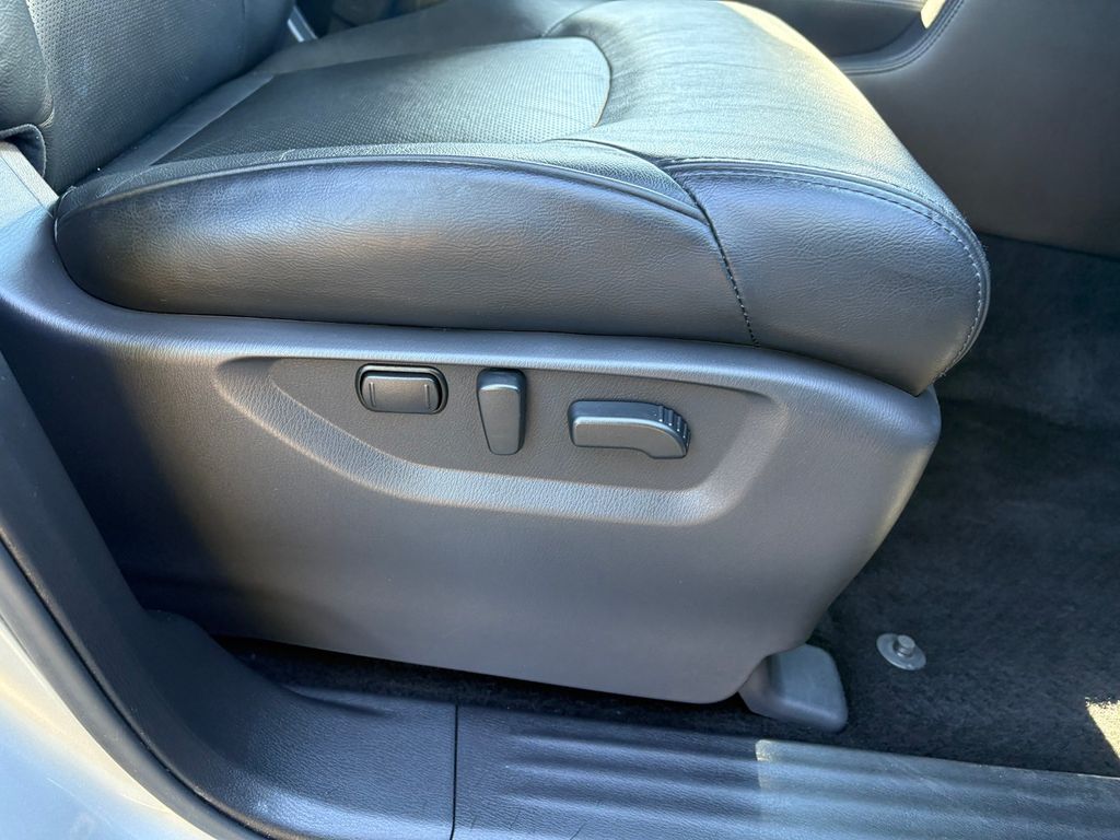 2022 Nissan Armada SL photo 21