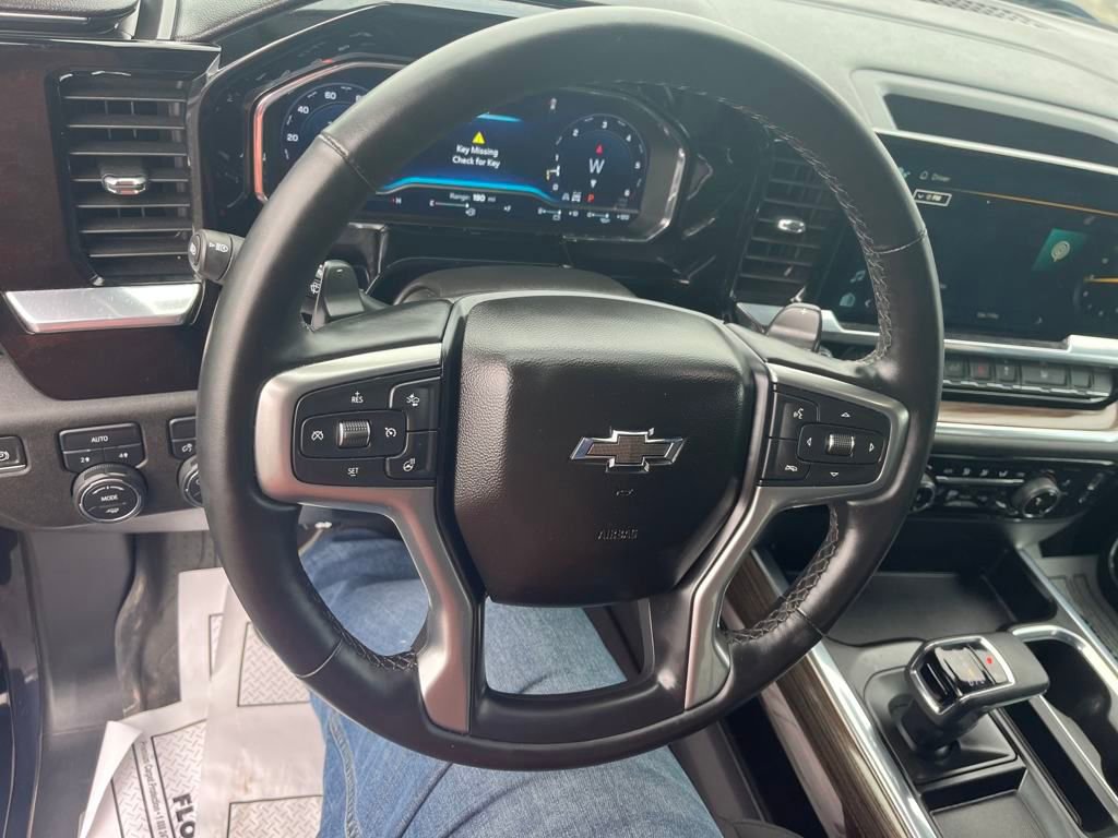 2024 Chevrolet Silverado 1500 RST photo 10