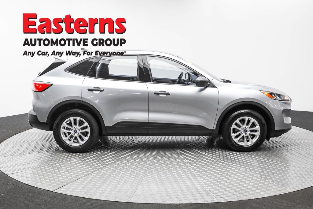 2022 Ford Escape S photo 3