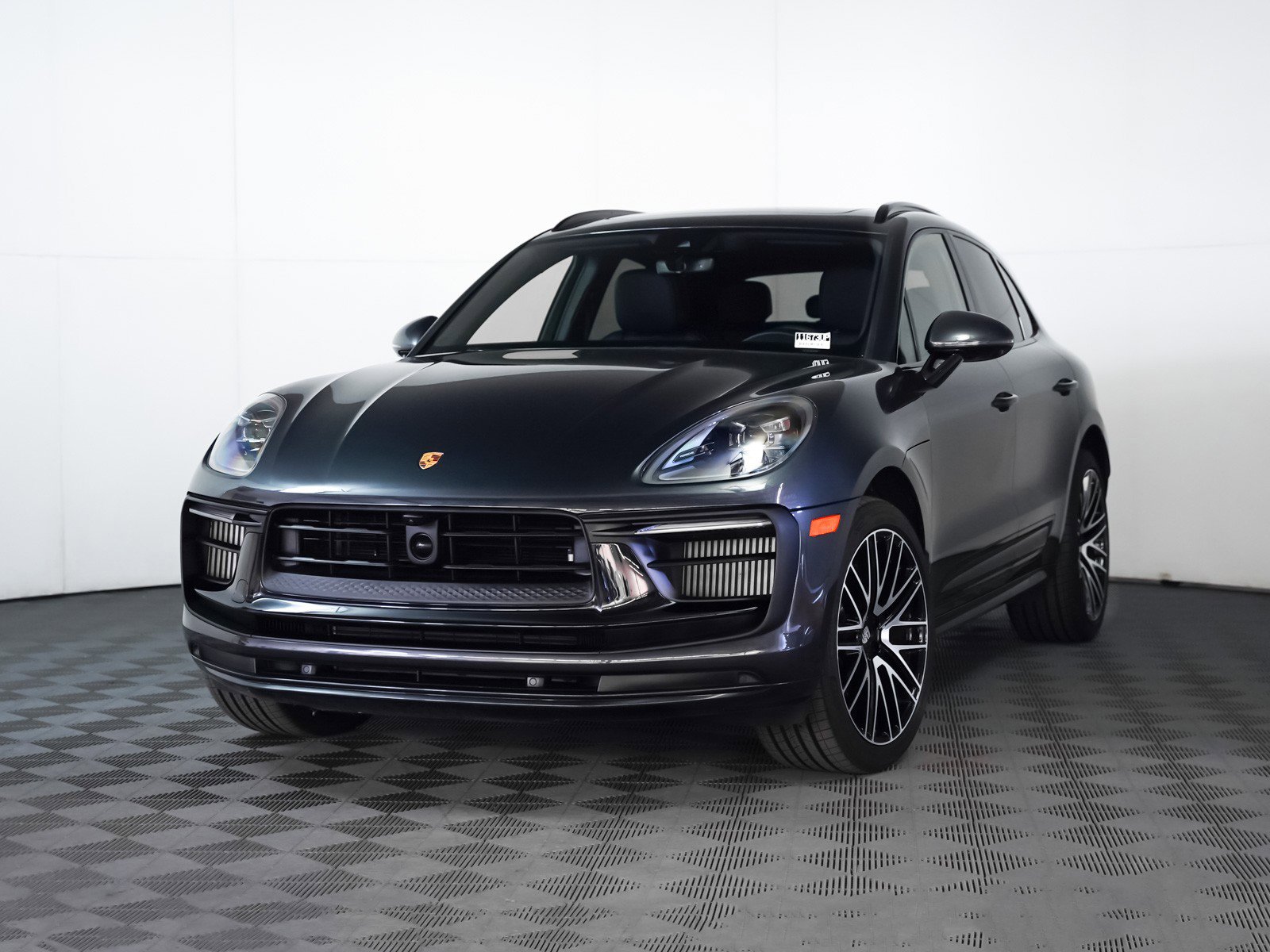 2025 Porsche Macan S
