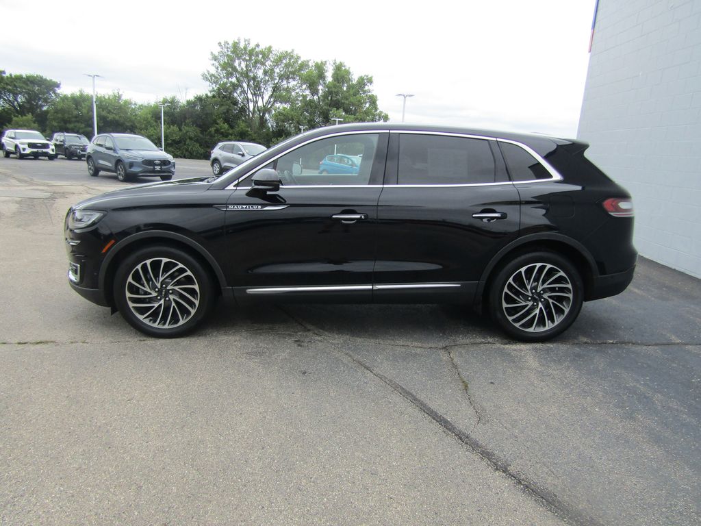 Used 2019 Lincoln Nautilus Reserve with VIN 2LMPJ8LP5KBL28468 for sale in Racine, WI