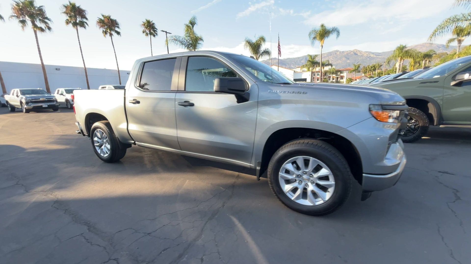 2026 Chevrolet Silverado 1500 Custom photo 2